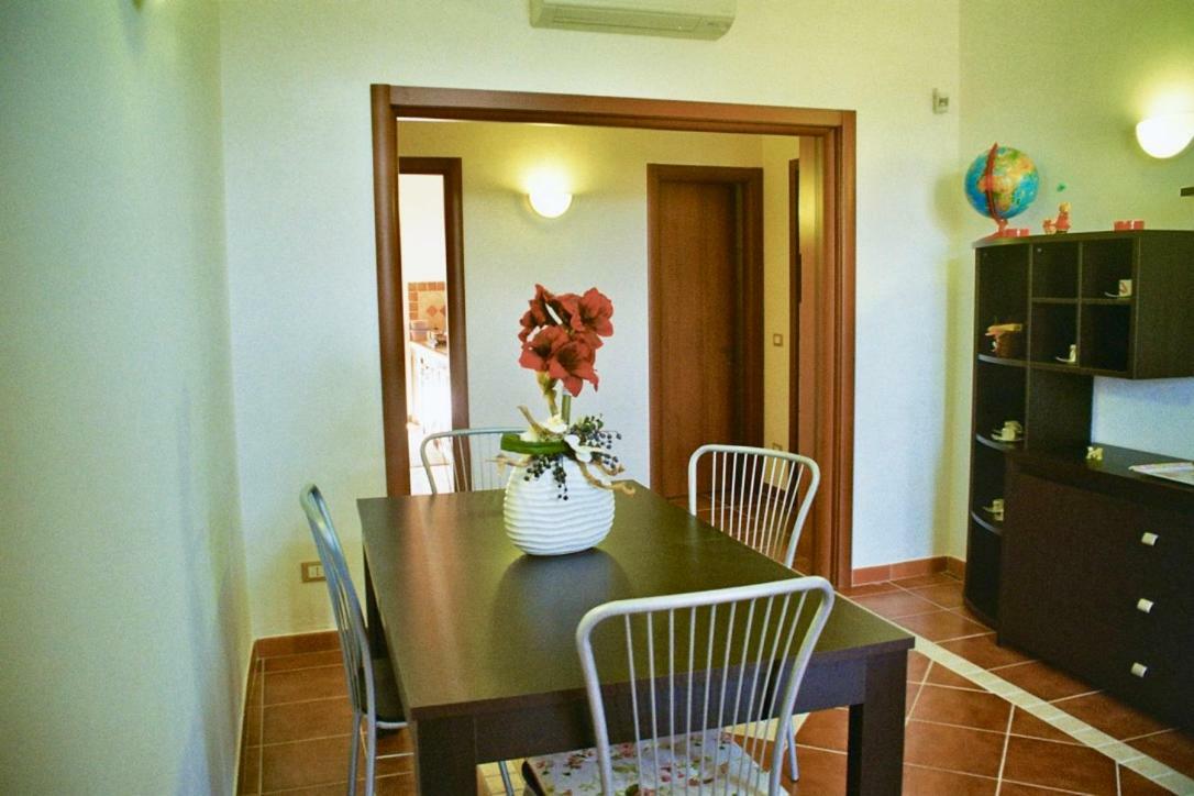 Casa Sullo Scoglio Apartment วิลลานอวา ดิ ออสตูนี ภายนอก รูปภาพ