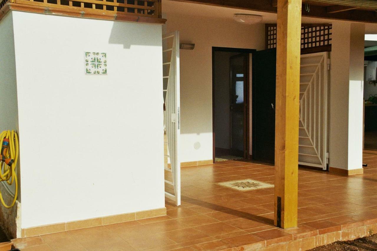 Casa Sullo Scoglio Apartment วิลลานอวา ดิ ออสตูนี ภายนอก รูปภาพ
